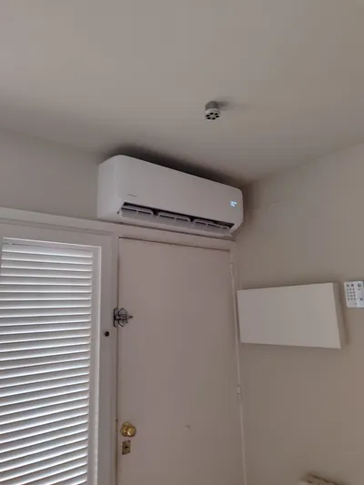 Vertical climate control installations